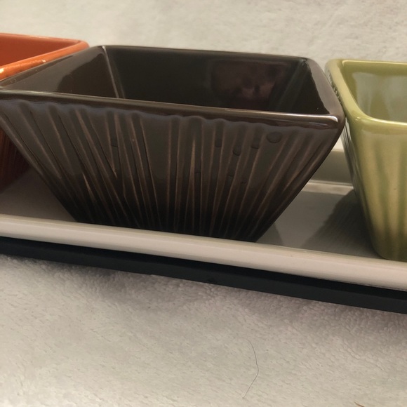 Ceramic plate on bronze metal stand. 3 square bowls. Beautiful harvest colors. - Picture 9 of 16